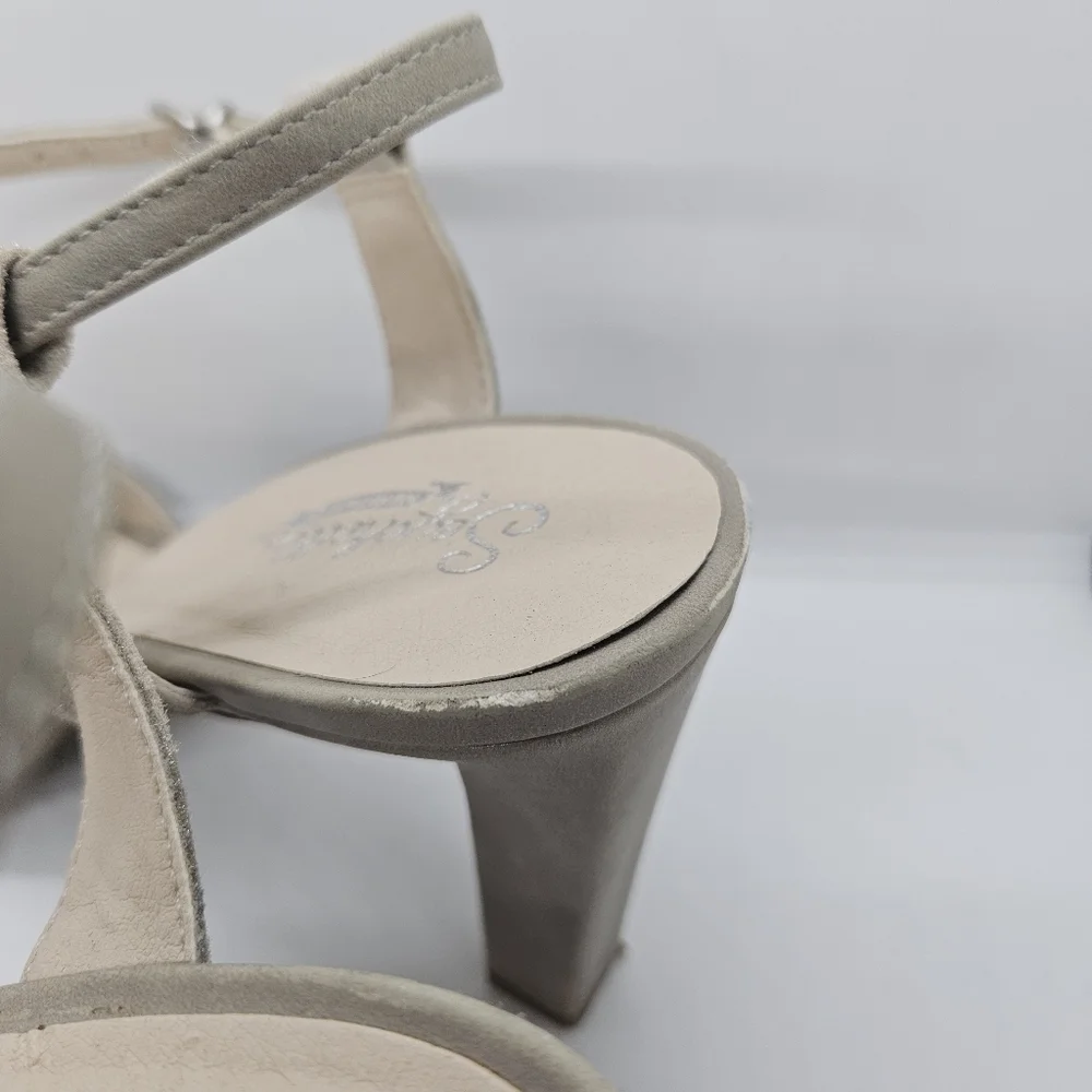 Seychelles taupe and silver leather strappy heeled sandals size 10
